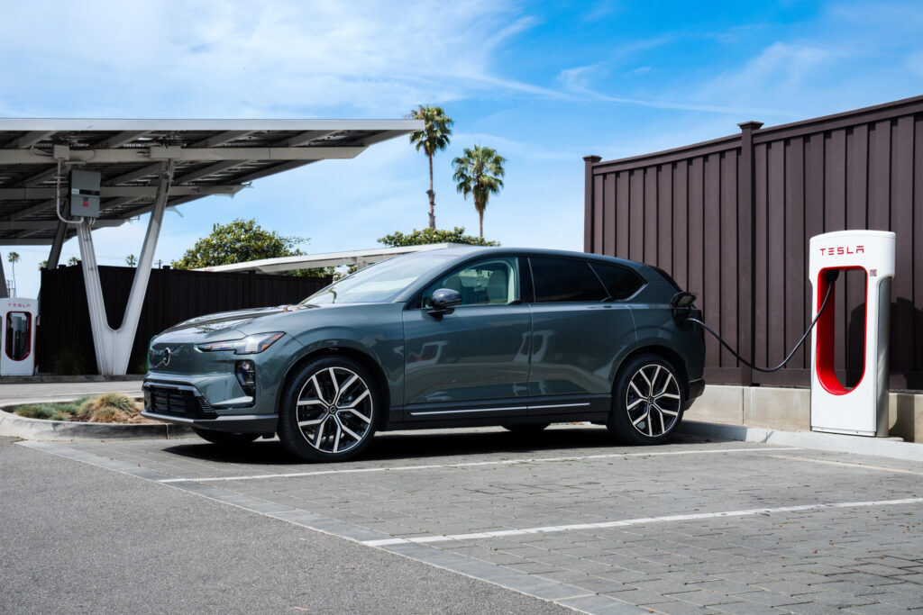 Tesla Supercharger chegam &aacute; Volvo